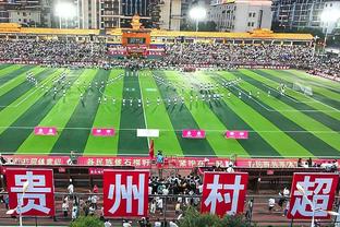 记者：申花队明天与青岛西海岸踢热身赛，戴伟浚继续随国足征战